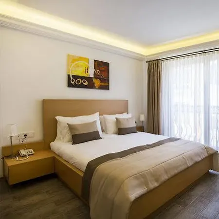 Hotel Mb 2*