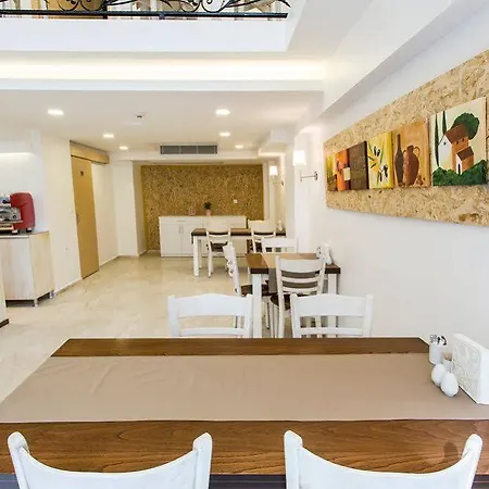 Hotel Mb 2*